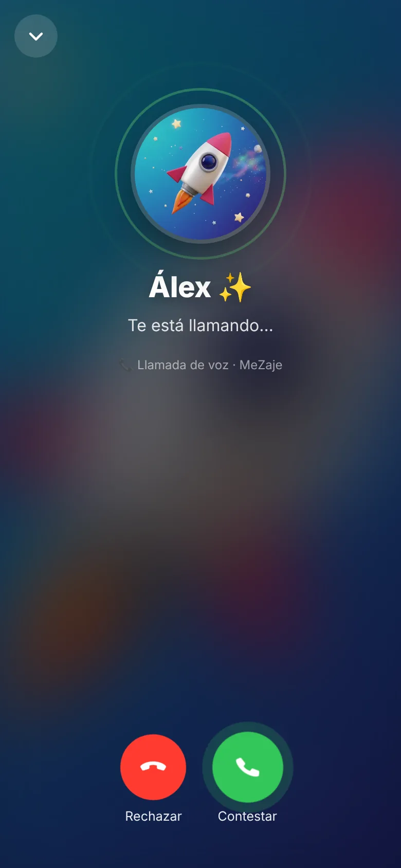 Llamada entrante en MeZaje con los botones de contestar y rechazar
